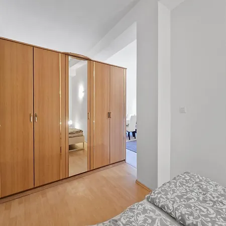 Family Haven For 4 * Stockerau